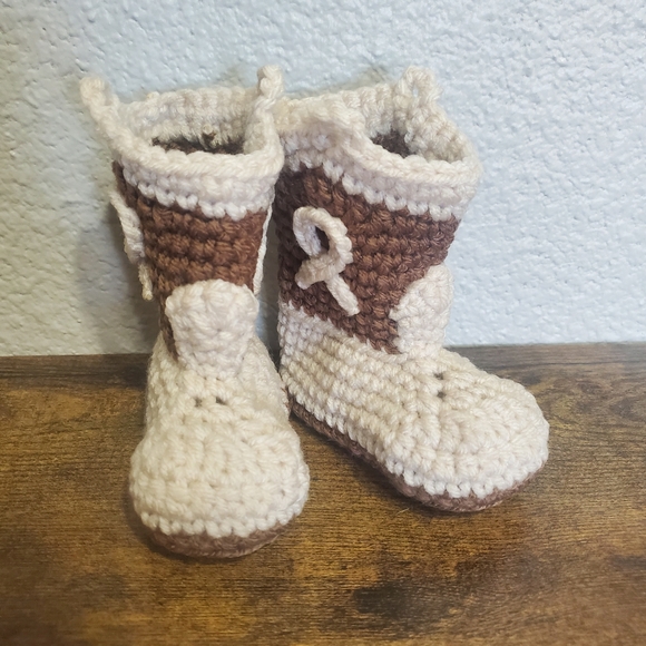Crochet baby cowboy boots and hat - Picture 4 of 5